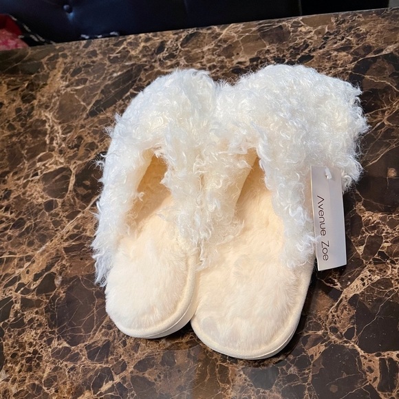 Furry Slides Sandals/Slippers Color Ivory NWT - Picture 2 of 6